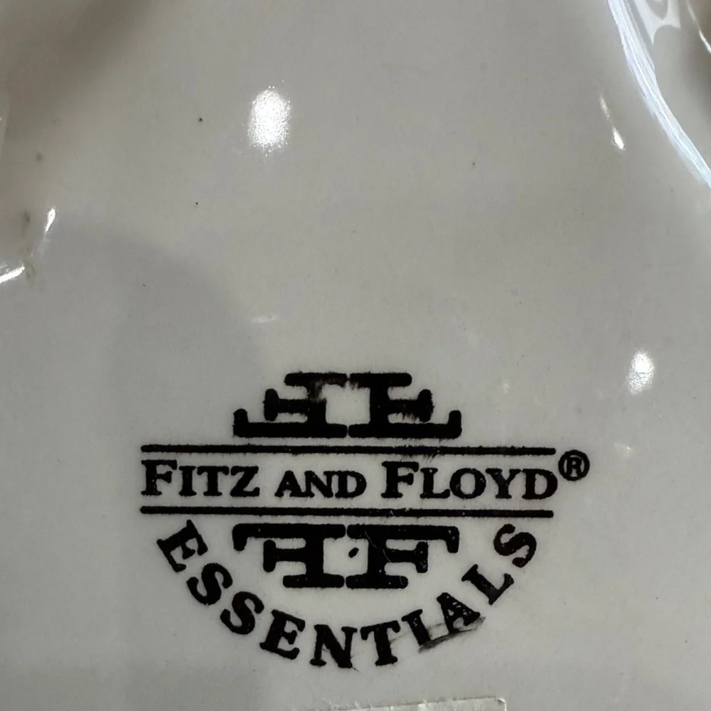 Fitz and Floyd Santa Wreath with Red and Green Details